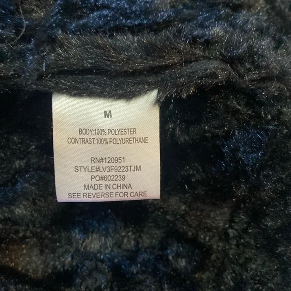 Women's Black Faux Fur Collar Vest - Picture 8 of 9